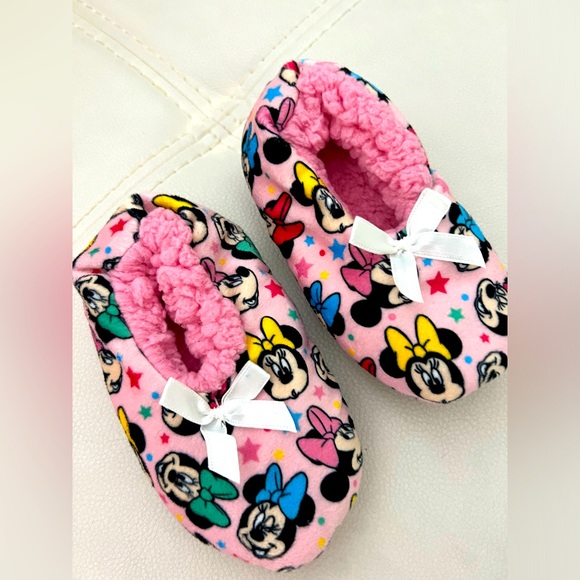BNWOT Baby Girl Pink Minnie Mouse Home Sleepers with Bottom Protector - Picture 1 of 2